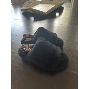 Women's Sherpa UGGS size 7